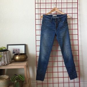 9" high rise skinny: button-through edition